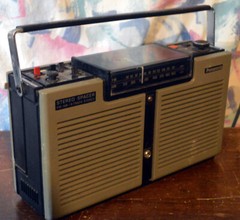 Panasonic RF-7100 AM/FM Radio FM, 8 Track Player does not work, Radio Works