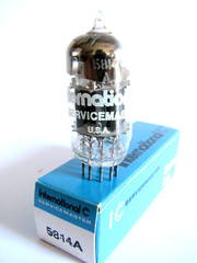 One 1950s Raytheon 5814A (ECC82 12AU7) Tube – Black Plates, 3 Mica, Top [ ]