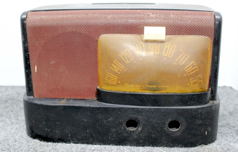 EMERSON 517 TUBE AM RADIO
