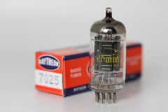 PERFECT 7025 (ECC83 sub) NOS RAYTHEON BLACK-PLATE TUBE USA. 1,600/1,600 D-GETTER