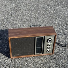 PANASONIC MODEL RE-6516 AM-FM TABLE TOP RADIO WALNUT CASE 1960s