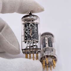 Telefunken 6211 gold pin, strong matched pair same codes, ULM factory, diamond