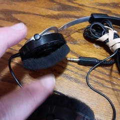 Realistic NOVA 45 headphones, 33-1001, Stranger Things, ear foam Damage