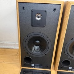 JBL 2600 ~ 2-Way ~ Woodgrain Finish ~ Speakers ~ 8 Ohms ~ Excellent Condition