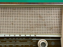 Vintage Telefunken Superheterodyne Deluxe 5261W AM/FM/SW Tabletop Radio –
