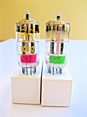 2 RFT ECC82/12AU7A VACUUM TUBES GRAY PLATE O GETTER ( GERMANY ) TV-7 TESTED.