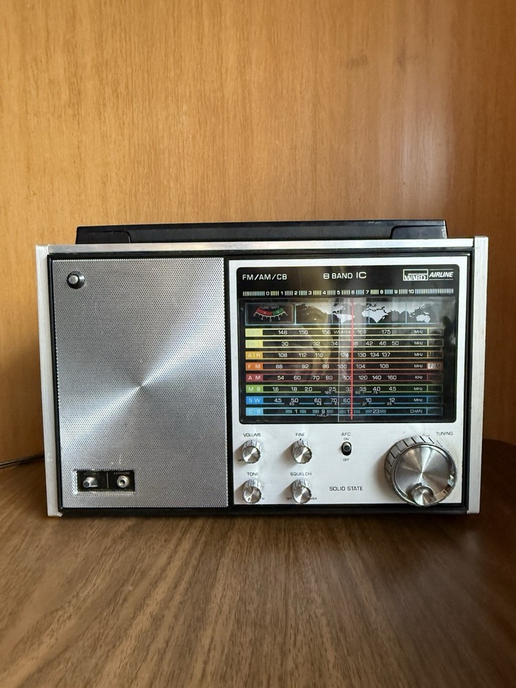 VTG Montgomery Ward Airline GEN-1473A FM AM CB SW Solid State 8 Band Radio WORKS