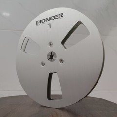 A pair silvery TAPE REEL pioneer RT909 7&Prime; inch Light Metal Aluminum Take Up Reel