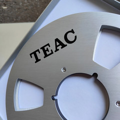 One 10.5 » x 1/4&Prime; Silver TEAC Tape reel High Quality Aluminum Take Up Reel