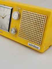 Rare 1974 Vintage Windsor Travel Clock Radio. Clock Works. Radio Untested.