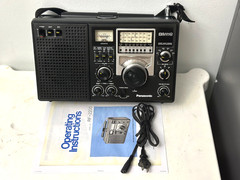 Panasonic 8BAND FM/AM/ SW1-6 Receiver, Model No RF-2200 , Tested/Works..