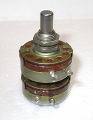 Allen Bradley 168953 Type J 2.4K/1.7K 3/8&Prime; Long 1/4&Prime; Solid Shaft Potentiometer