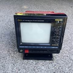 Vintage 1980s Cosmo 4.5&Prime; Portable B&W TV AM/FM Radio Antenna Works See Video