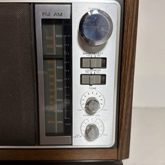 Vintage Sony ICF-9740W AM/FM Table Radio WORKS & SOUNDS EXCELLENT