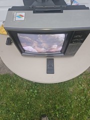 Mitsubishi 13&Prime; CS-1342R TV for Retro Gaming With Antenna Works