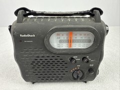 Radio Shack Model 20-238 Portable Emergency Radio w/Dynamo Crank – AM/FM/SW1/SW2