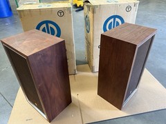 Pioneer CS-33 Vintage Stereo Floor Speakers Original Box 1 owner Beautiful