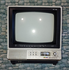 Vintage Hitachi 9&Prime; CT0911 Solid State Color CRT TV Retro Vintage Good